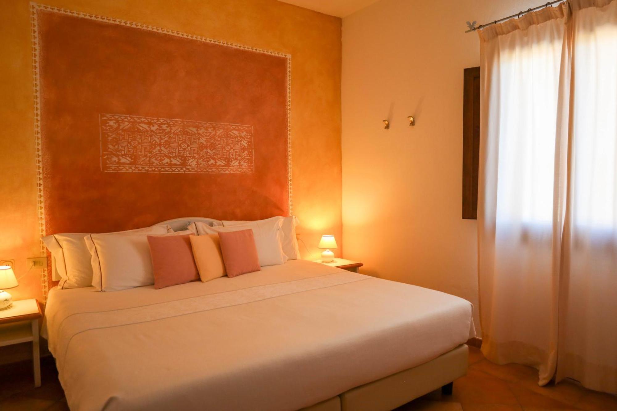 Boutique Hotel Sant'Andrea & Relais San Pantaleo Exterior photo