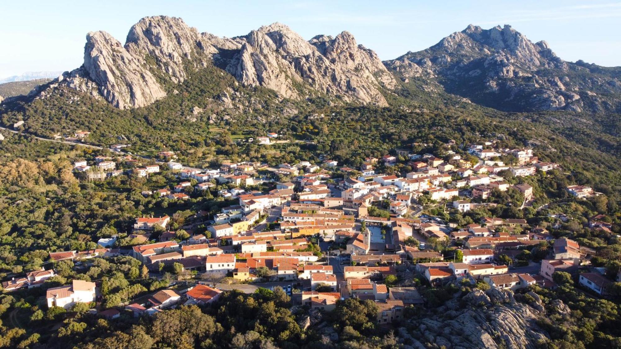 Boutique Hotel Sant'Andrea & Relais San Pantaleo Exterior photo