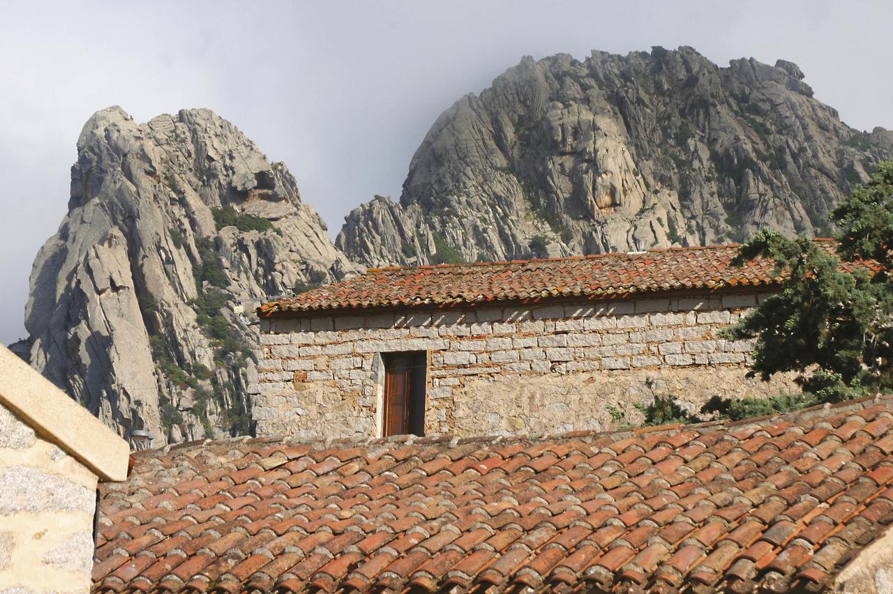 Boutique Hotel Sant'Andrea & Relais San Pantaleo Exterior photo