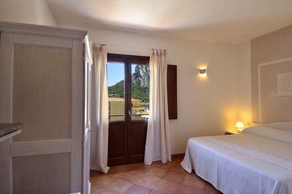 Boutique Hotel Sant'Andrea & Relais San Pantaleo Room photo